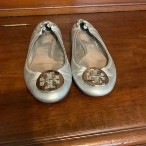 Tory burch silver flats